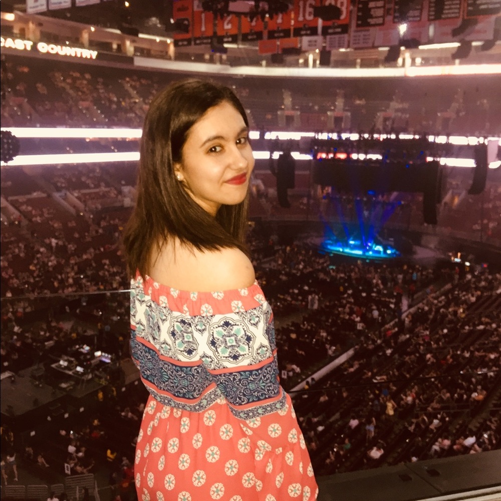 Meet your Posher, Lena